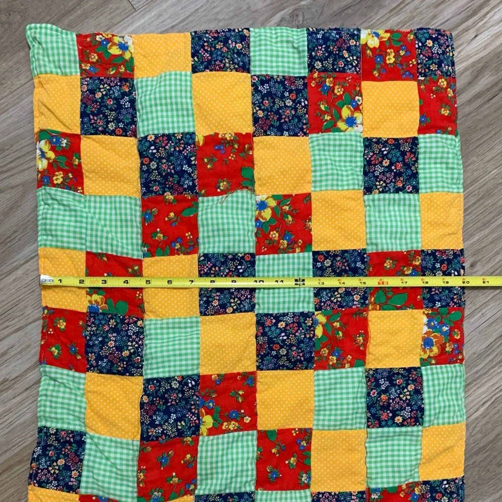 Vintage 70s Handmade MINI Quilt 20x28.5”